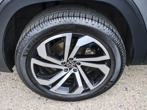 Used 2021 Volkswagen Atlas SEL Premium image 12