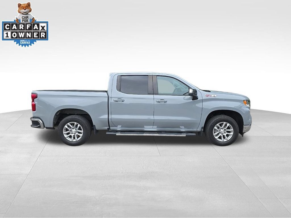 Used 2024 Chevrolet Silverado 1500 LT w/ Z71 Off-Road Package AWD/4WD image 11