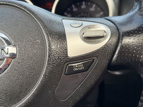 Used 2013 Nissan Juke SL FWD image 21