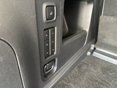 Used 2025 Ford Expedition Platinum w/ Platinum Ultimate Package AWD/4WD image 32