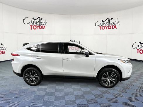 Used 2023 Toyota Venza LE image 8