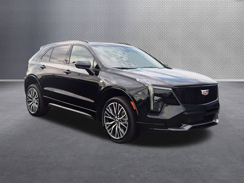 Certified 2025 Cadillac XT4 Sport w/ Cold Weather Package FWD image 7