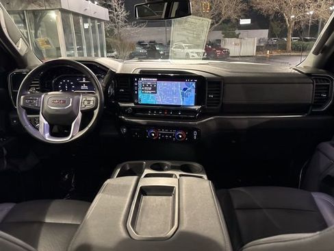 Used 2025 GMC Sierra 1500 SLT image 30