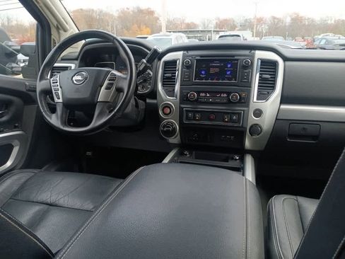 Used 2019 Nissan Titan PRO-4X w/ Pro-4x Convenience Package image 23