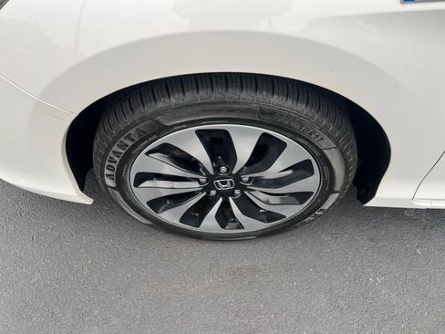 Used 2015 Honda Accord Touring image 11