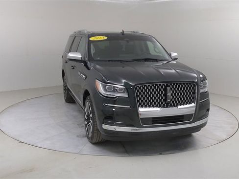 Used 2023 Lincoln Navigator Black Label image 11