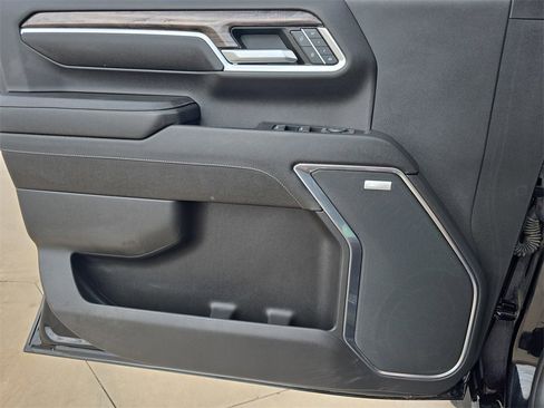 Used 2024 Chevrolet Silverado 2500 LTZ w/ LTZ Plus Package image 27