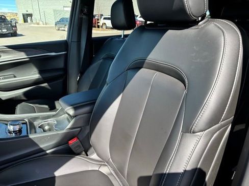 New 2026 Jeep Grand Cherokee Limited w/ Trailer Tow Package image 12