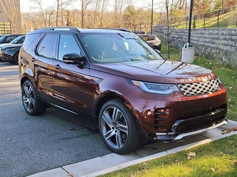 New 2026 Land Rover Discovery Limited Edition image 10