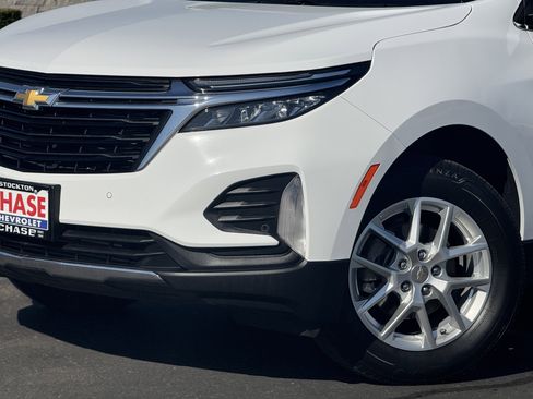 Certified 2024 Chevrolet Equinox LT image 3