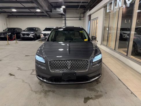 Used 2022 Lincoln Nautilus Reserve AWD/4WD image 3