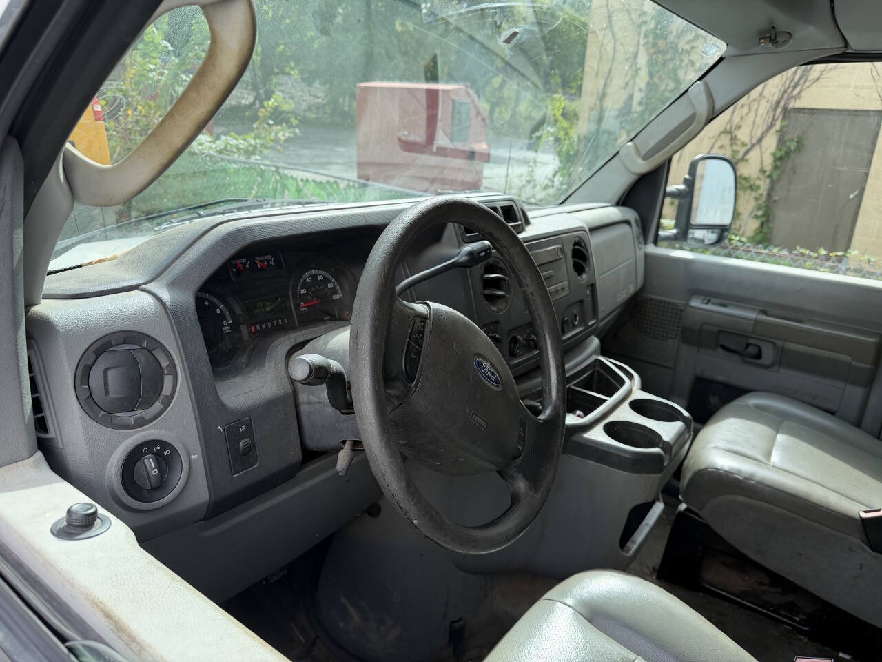 Used 2012 Ford E-350 and Econoline 350 Super Duty w/ PWR Locks & Windows Group RWD image 4