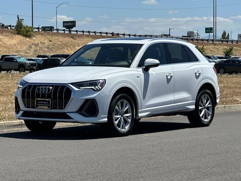 Used 2025 Audi Q3 2.0T Premium AWD/4WD image 7