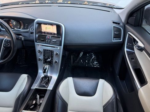 Used 2017 Volvo XC60 T5 Dynamic w/ Preferred Option Package image 29