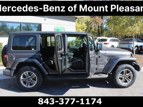 Used 2018 Jeep Wrangler Unlimited Sahara image 4