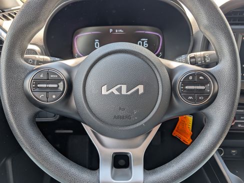 Certified 2025 Kia Soul LX w/ LX Technology Package FWD image 25