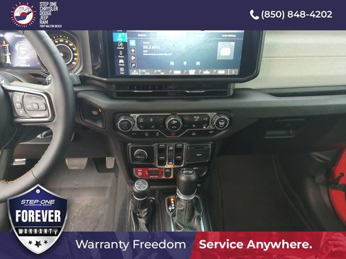 Used 2024 Jeep Wrangler Unlimited Sport AWD/4WD image 24