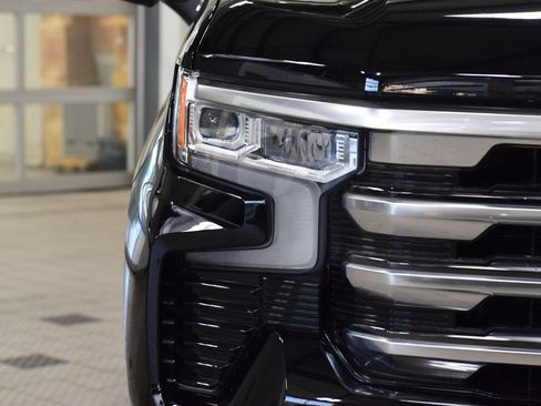Used 2024 Chevrolet Silverado 1500 High Country w/ High Country Premium Package AWD/4WD image 12