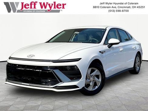 Certified 2025 Hyundai Sonata SE FWD image 1