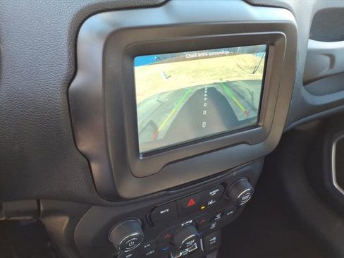 Used 2021 Jeep Renegade Latitude w/ Convenience Group image 35