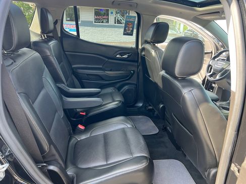 Used 2018 GMC Acadia SLT w/ LPO, Floor Liner Package AWD/4WD image 32