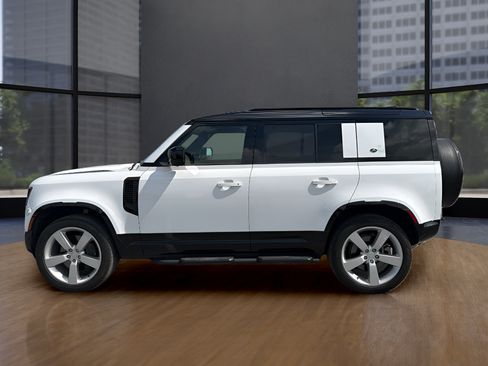 Used 2024 Land Rover Defender 110 X-Dynamic SE AWD/4WD image 13