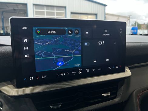 Used 2025 Ford Explorer ST image 13