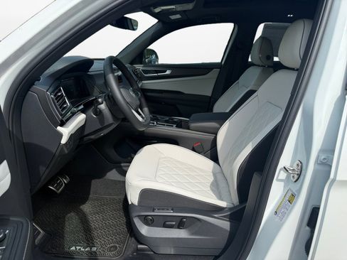New 2026 Volkswagen Atlas Cross Sport SEL Premium R-Line AWD/4WD image 9