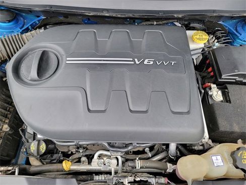 Certified 2022 Jeep Cherokee Latitude w/ Sun & Sound Group image 40