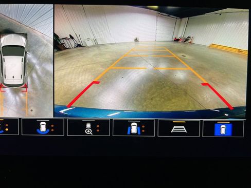 Certified 2024 Buick Encore GX Avenir w/ Avenir Technology Package image 18