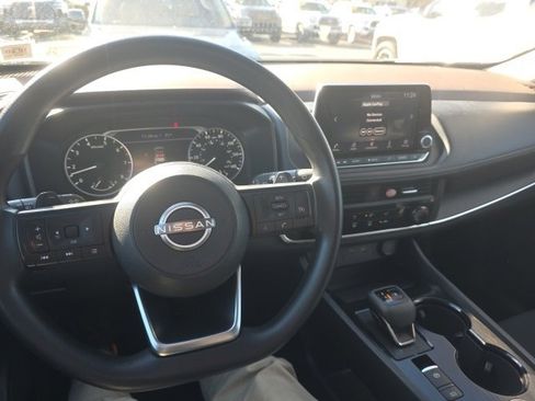 Used 2023 Nissan Rogue S image 16