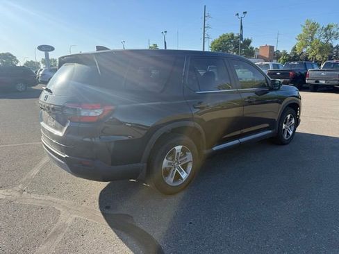 Used 2025 Honda Pilot EX-L image 10