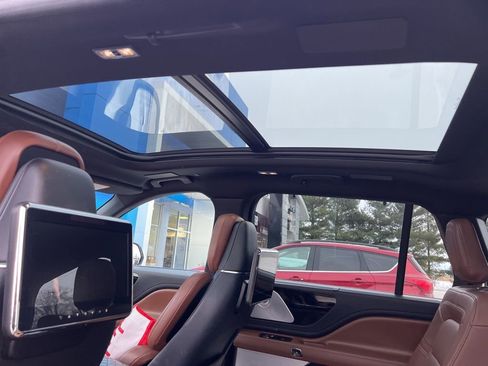 Used 2023 Lincoln Aviator Reserve w/ Equipment Group 201A image 27