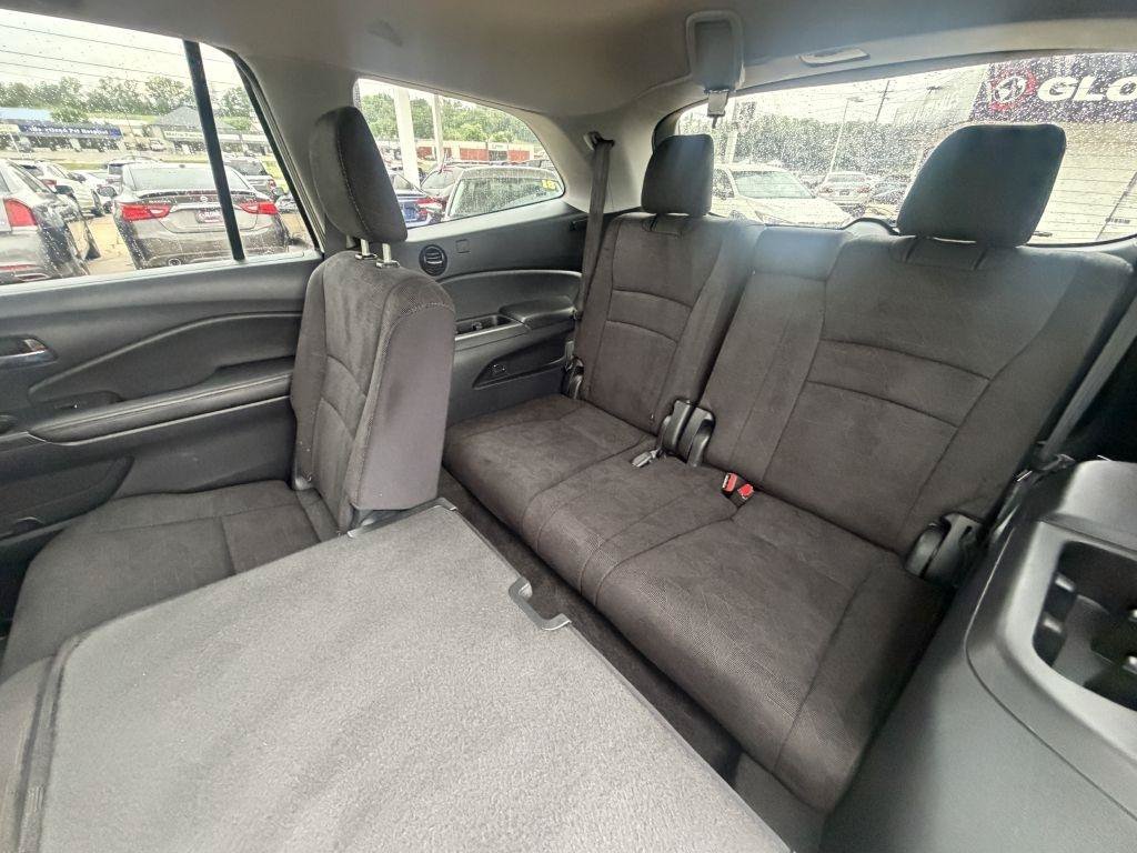 Used 2019 Honda Pilot LX image 12