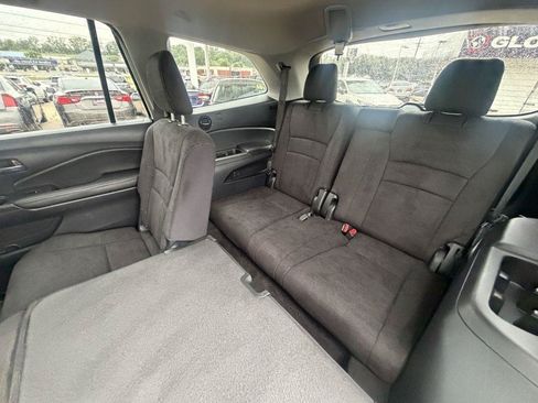 Used 2019 Honda Pilot LX image 12