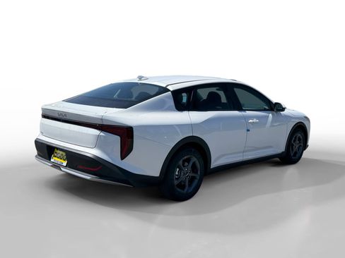 New 2026 Kia K4 LXS image 5