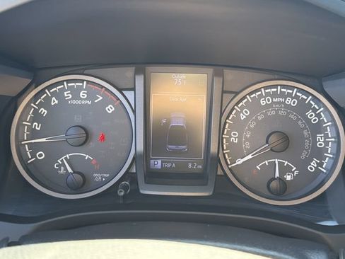 Used 2019 Toyota Tacoma TRD Off-Road w/ TRD Premium Off Road Package AWD/4WD image 27