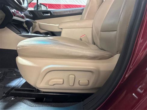 Used 2018 Subaru Outback 2.5i Limited image 18