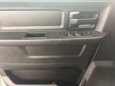 Used 2020 RAM 1500 Tradesman w/ Chrome Appearance Group RWD image 20