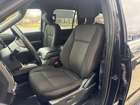Used 2019 Ford Expedition XLT image 11