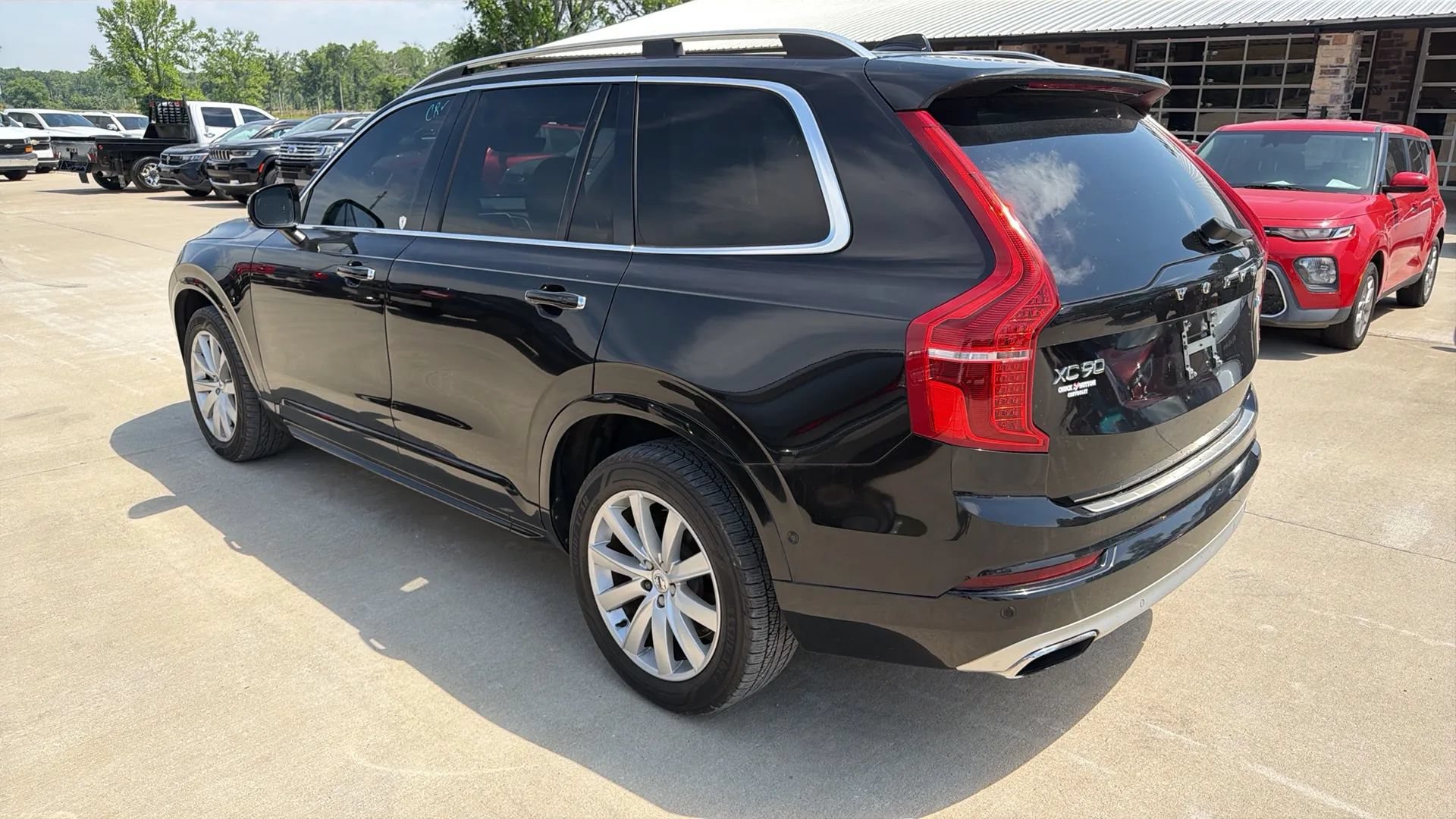 Used 2017 Volvo XC90 T6 Momentum w/ Vision Package AWD/4WD image 6