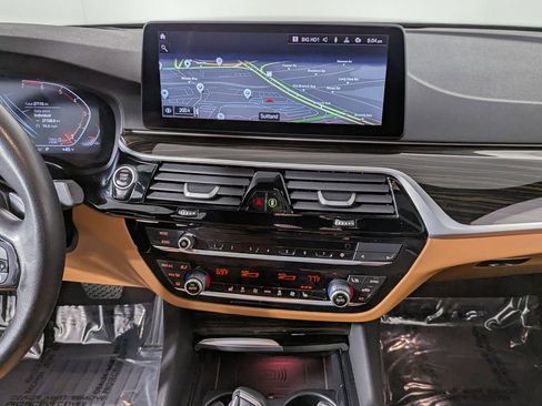 Certified 2023 BMW 530i xDrive w/ Premium Package image 37