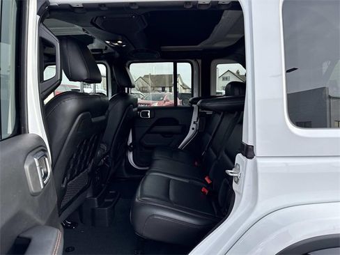 Used 2022 Jeep Wrangler Unlimited Rubicon w/ Xtreme Recon 35" Tire Package image 13