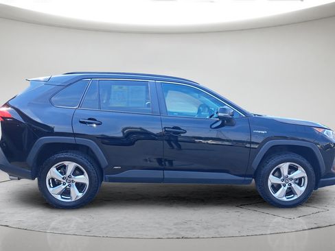 Used 2021 Toyota RAV4 XLE Premium AWD/4WD image 6