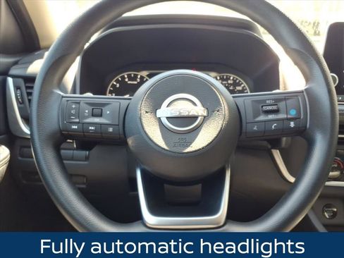 Used 2024 Nissan Rogue SV FWD image 11
