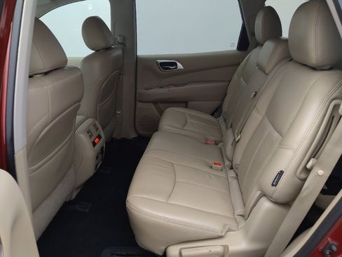 Used 2020 Nissan Pathfinder SL w/ Cargo Package FWD image 18