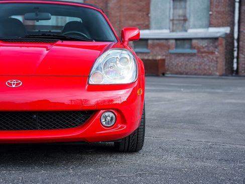 Used 2003 Toyota MR2 image 49