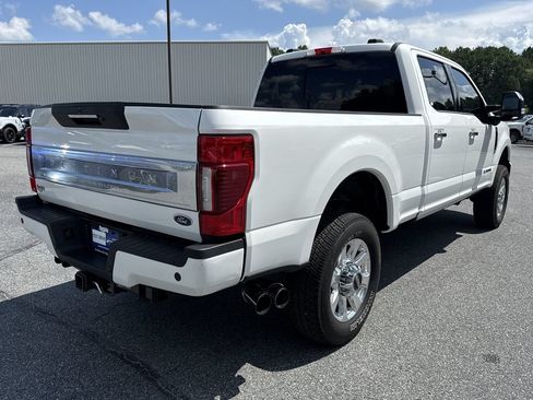 Used 2022 Ford F350 Platinum AWD/4WD image 7