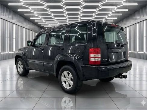 Used 2012 Jeep Liberty Sport AWD/4WD image 3