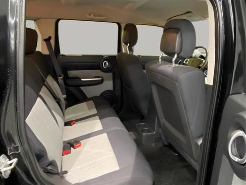 Used 2010 Dodge Nitro SXT w/ Trailer Tow Group image 11